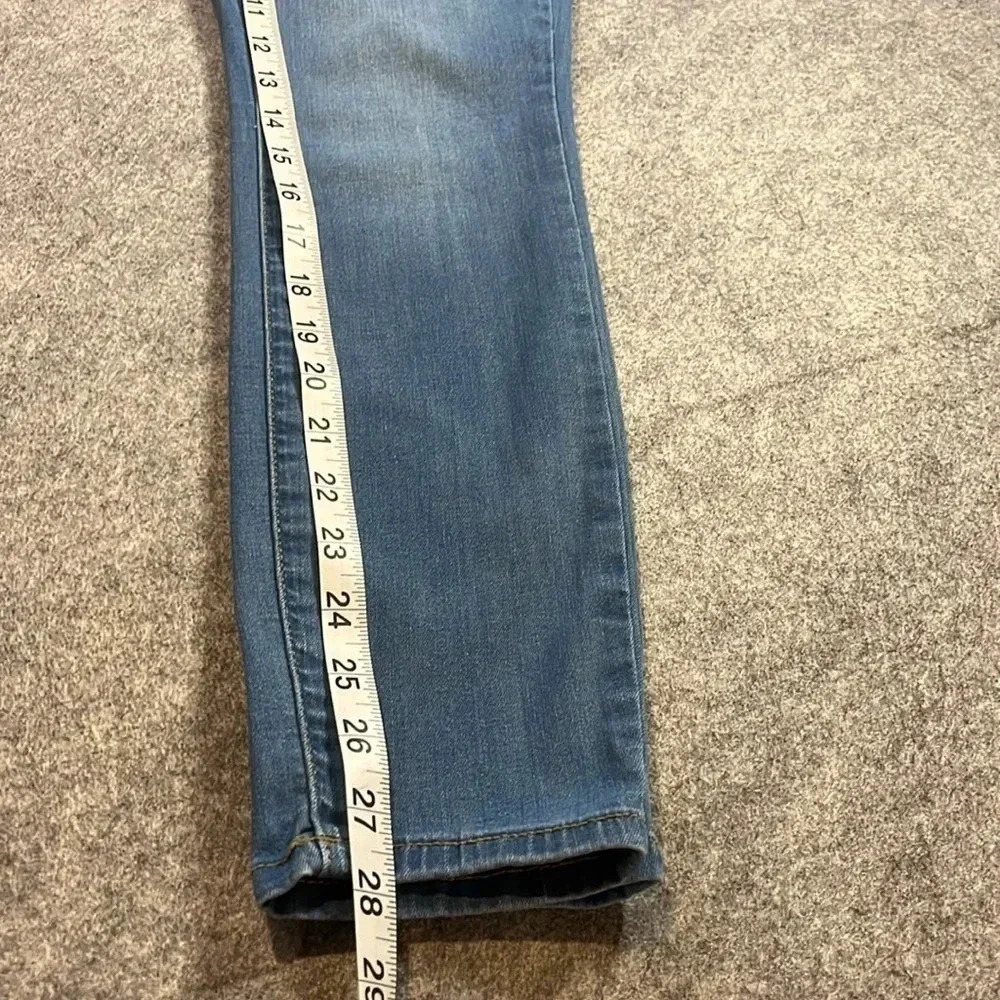Universal Thread Mid Rise Skinny, Light Wash - Picture 3 of 11